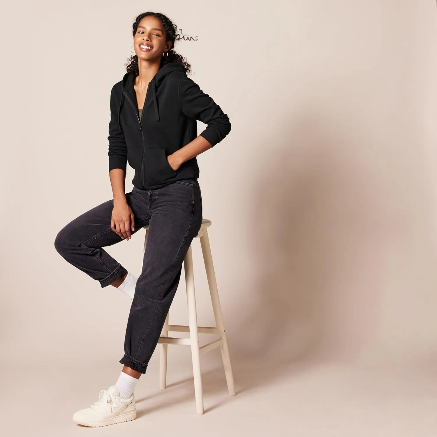 Amazon Essentials Women's Fleece Full-Zip Hoodie (Available in Plus Size)