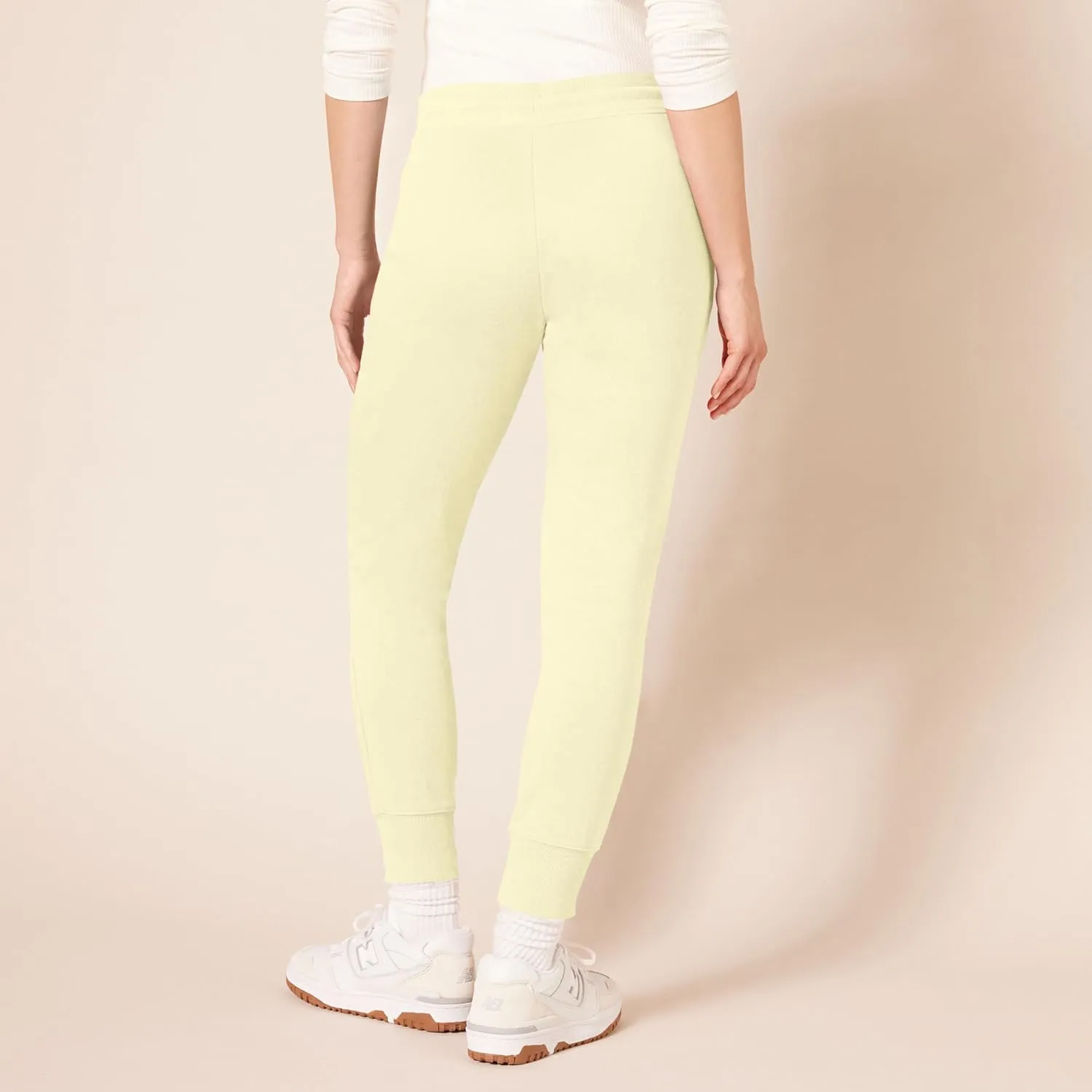 Amazon Essentials Women's Fleece Jogger Sweatpant (Available in Plus Size)