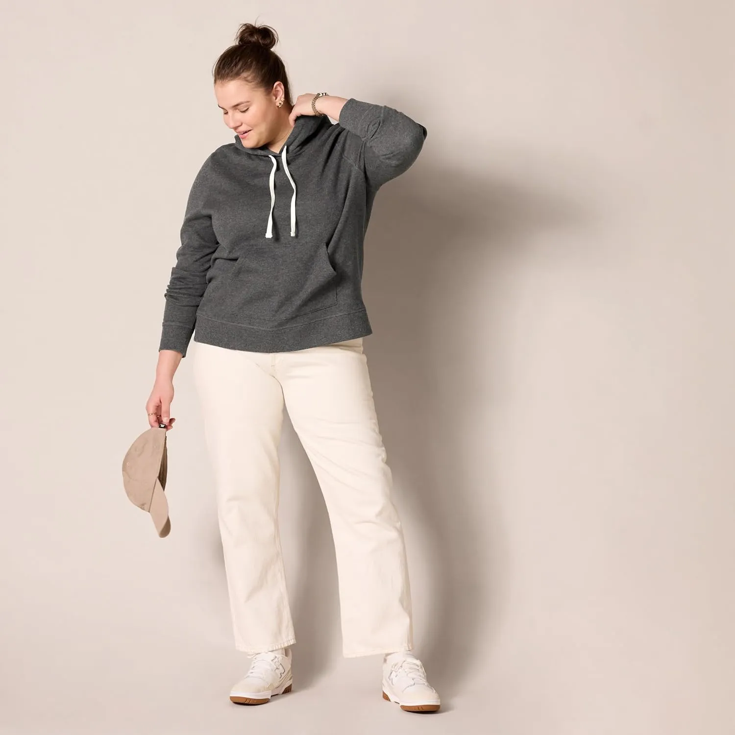 Amazon Essentials Women's Regular-Fit Fleece Pullover Hoodie (Available in Plus Size)