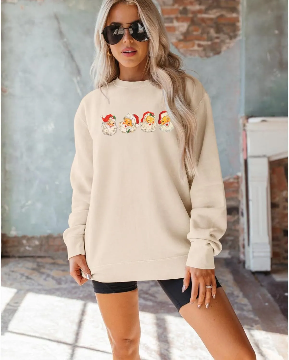 IZYJOY Women Christmas Santa Sweatshirt Retro Santa Claus Pullover Oversized Top Crewneck Long Sleeve Xmas Vacation Sweaters