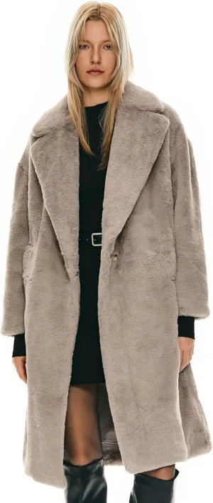 Orolay Women's Fuzzy Fleece Winter Jacket Faux Fur Lapel Coat Mid-Length Sherpa Teddy Coat