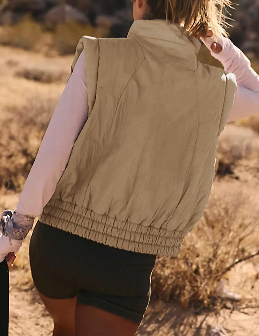 Women's Cropped Puffer Vest Lightweight Button Down Stand Collar Sleeveless Padded Gilet with Pockets