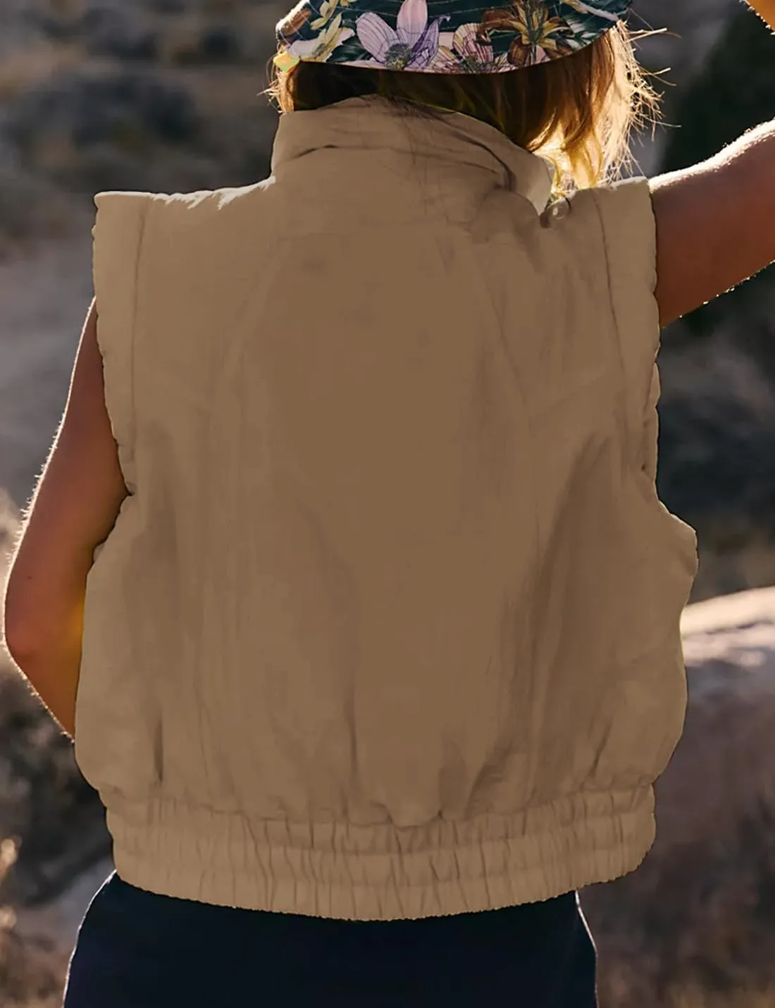 Women's Cropped Puffer Vest Lightweight Button Down Stand Collar Sleeveless Padded Gilet with Pockets