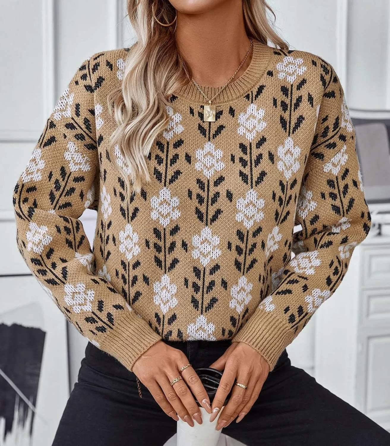 Womens Trendy Floral Sweaters Flower Printed Crewneck Knit Sweater Cute Loose Long Sleeve Fashion Pullover Tops